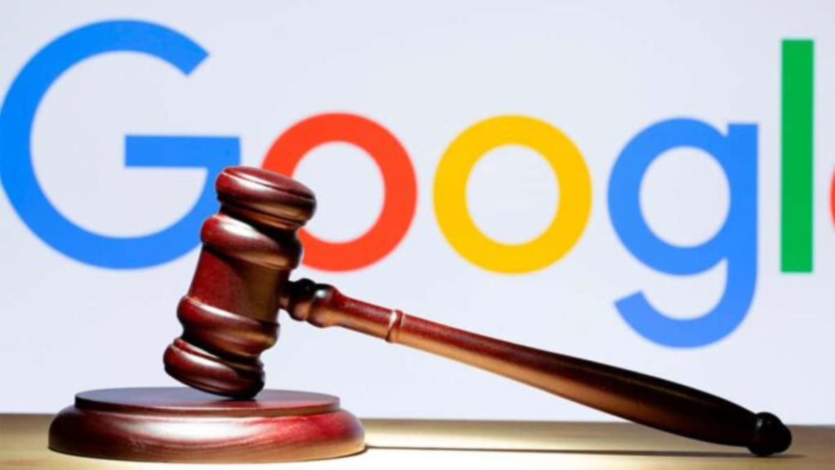 Logo do Google com martelo da justiça