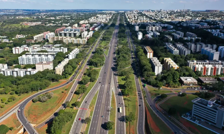 vista do eixão sul de Brasília